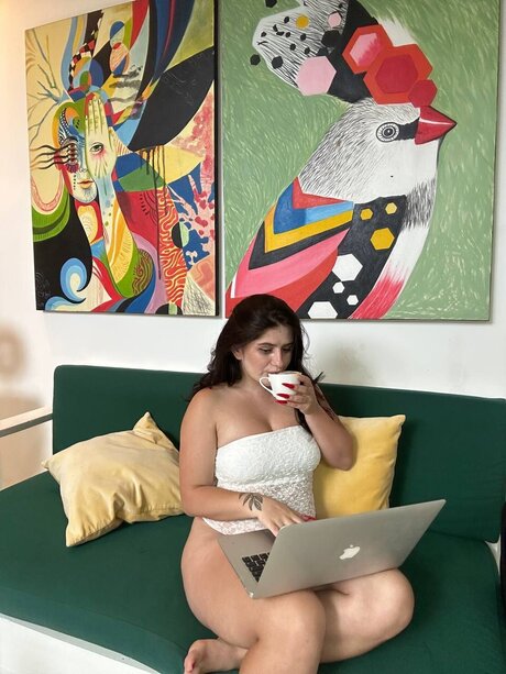 Kris Juicy Oben ohne OnlyFans