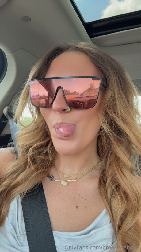 Brookeeebabe OnlyFans Model Fotos