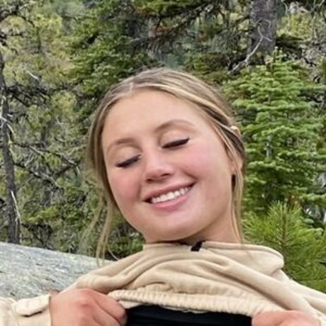 Barista Barbie OnlyFans Gratis-Inhalte