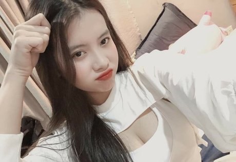 YiYi OnlyFans explizite Inhalte