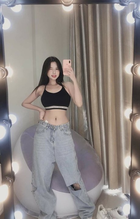 YiYi OnlyFans-Bilder