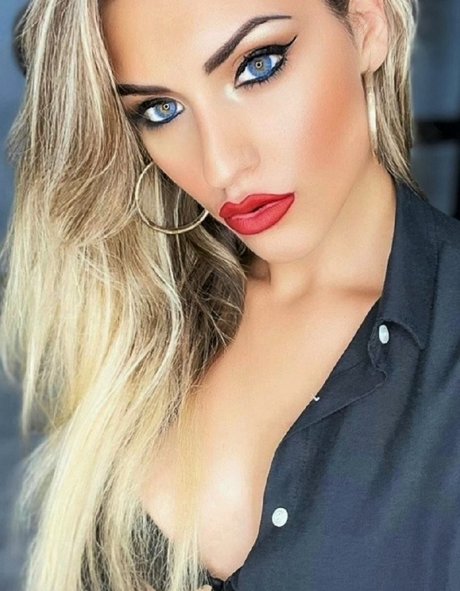 Mistress Iside OnlyFans geleakte Bilder