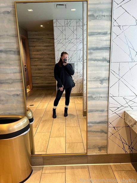 Miss Ruby Blu Brüste OnlyFans