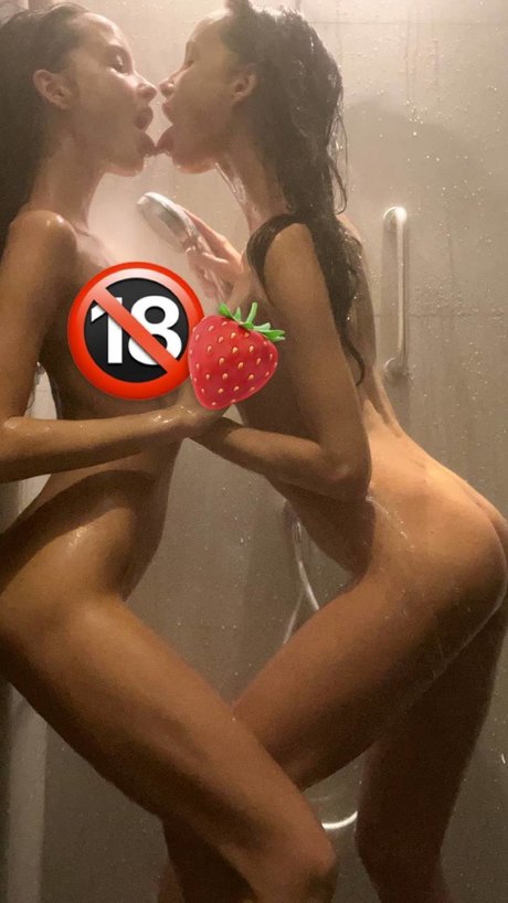 stiefschwester onlyfans Erwachsene Fotos
