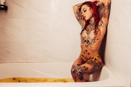 Luna Extreme_ OnlyFans Brüste Bild