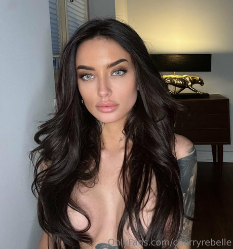 Cherry Rebelle Auf OnlyFans