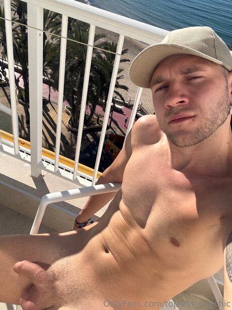 Topless Psychic Nacktbilder von OnlyFans