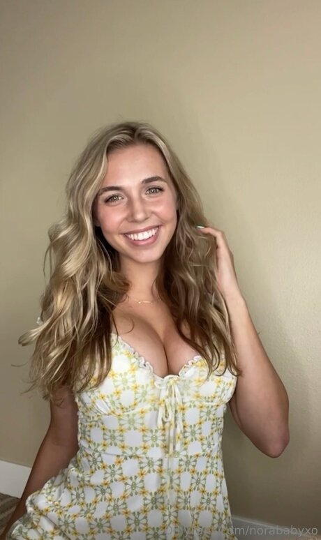 Norababyxo OnlyFans Strip