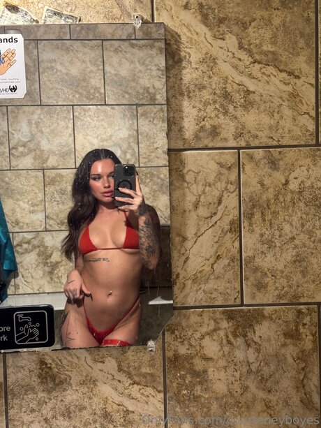 Courteneyboyes OnlyFans geleakter Pornografie