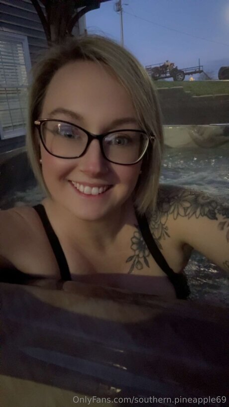 Southern Pineapple69 OnlyFans Nackt Content