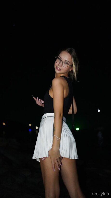 Emilylu Nacktpornos auf OnlyFans