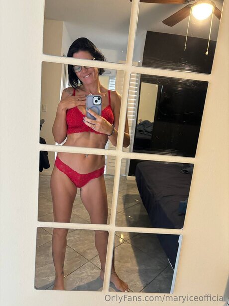 Maryiceofficial Nacktbilder von OnlyFans