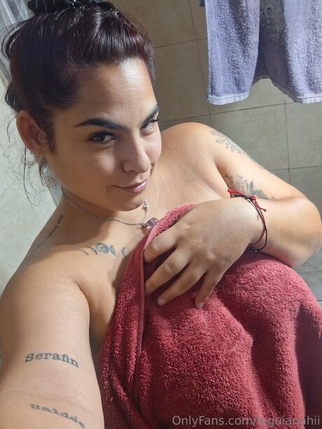 Leguianahii OnlyFans Brüste Bild