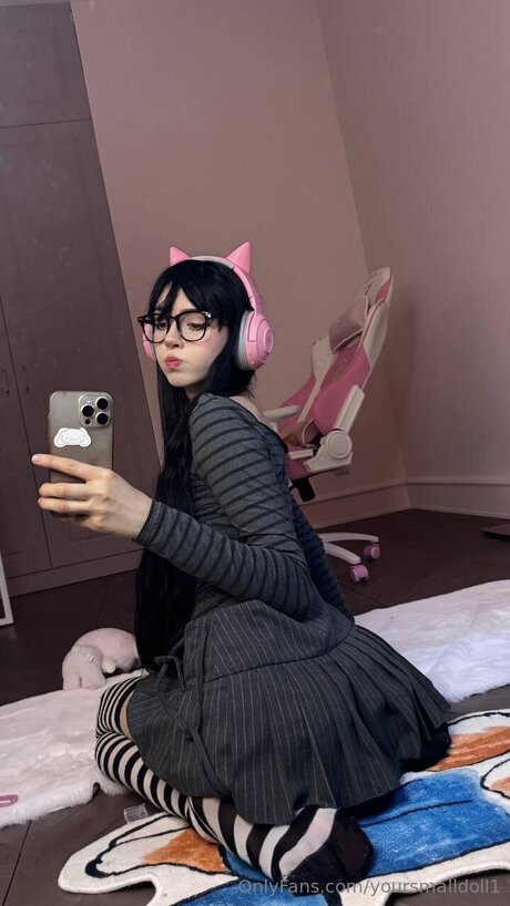 Yoursmalldoll1 Leak von OnlyFans Pornografie