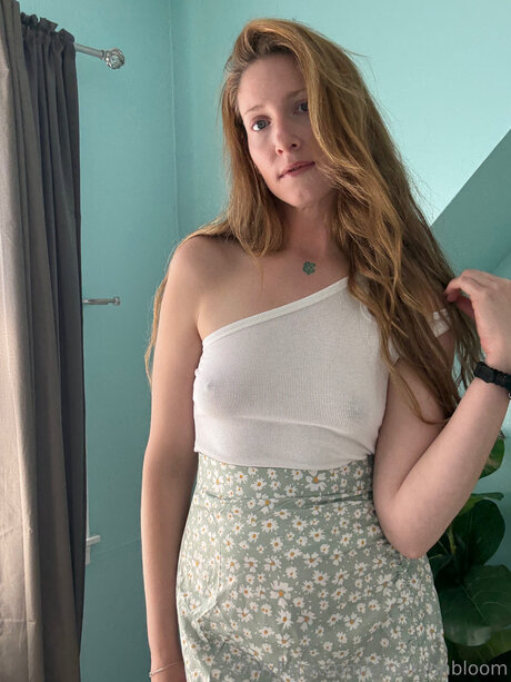 Emersonbloom OnlyFans Strip