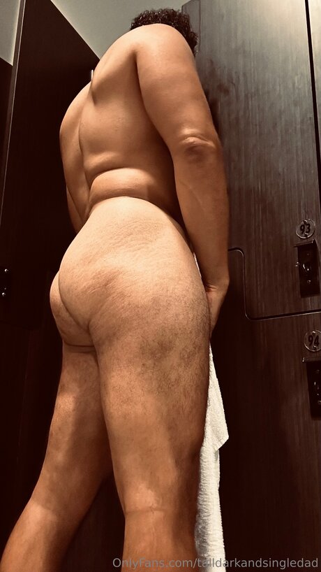 Talldarkandsingledad OnlyFans Star