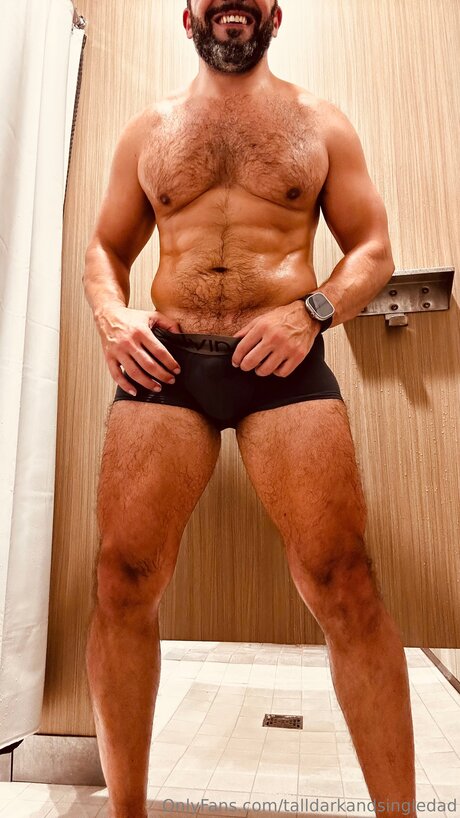 Talldarkandsingledad OnlyFans-Komplettinhalte
