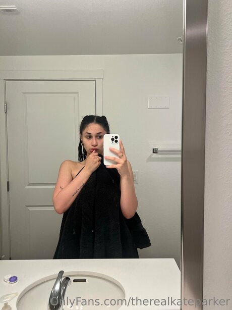 Therealkateparker XXX Leak OnlyFans Leak