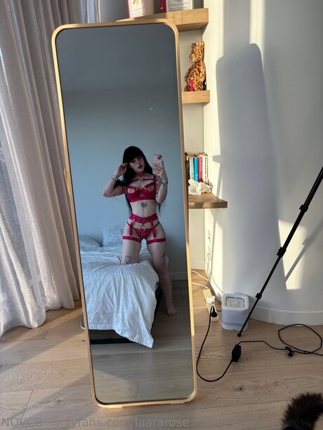 Laararose NurlyFans-Brüste