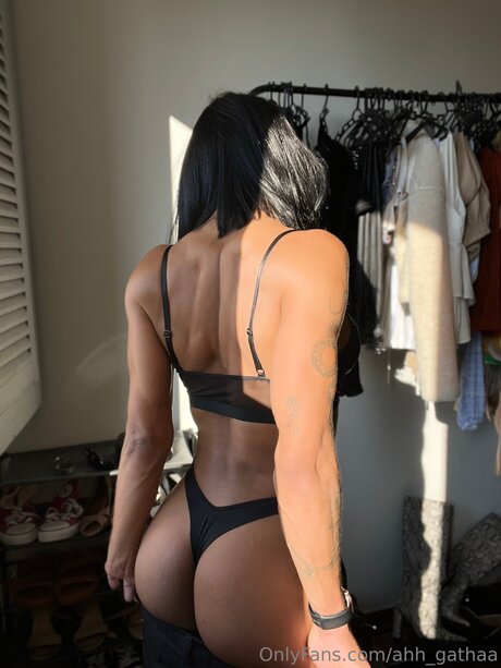 Ahh Gathaa OnlyFans Brüste Bild