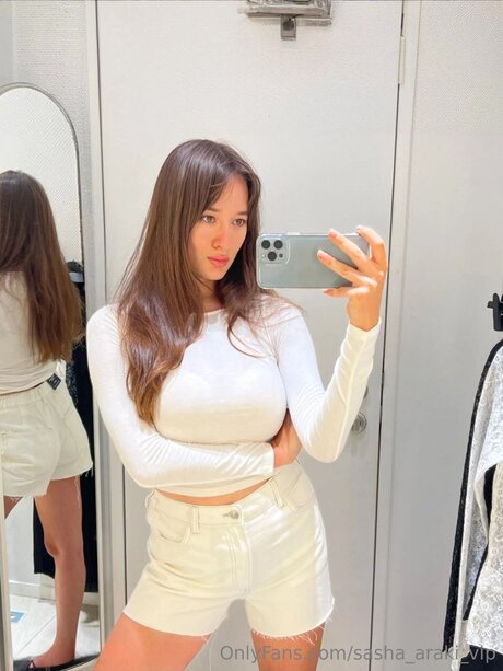 Sasha Araki Vip Nacktbilder auf OnlyFans