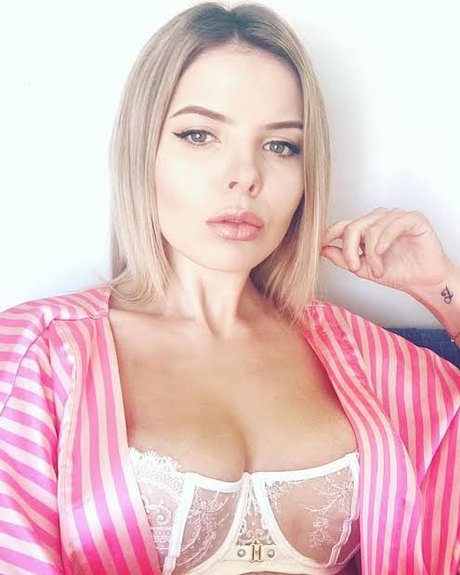 Olivia Frazer_ OnlyFans-Model