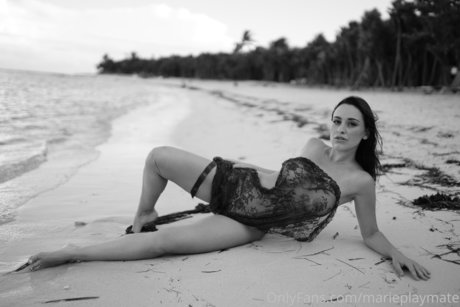 dünne blonde onlyfans kostenlos nackt 4K