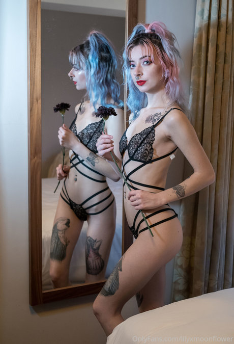 Lily Moonflower_ OnlyFans Nacktbilder geleakt
