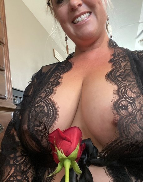 Nita Marie Milfqueen_ Brüste OnlyFans