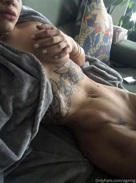 Agemg Ecem OnlyFans Nacktbilder geleakt