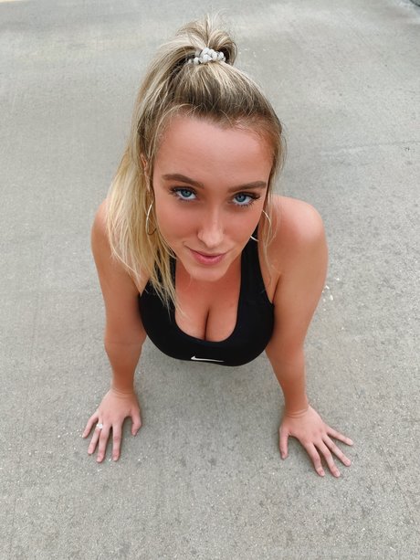 Cher White OnlyFans nackte Brüste