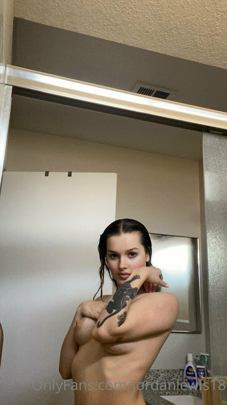 Sophomore Jordan Nackt auf OnlyFans