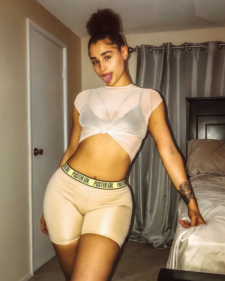 Janae Girard_ Heiße OnlyFans Inhalte