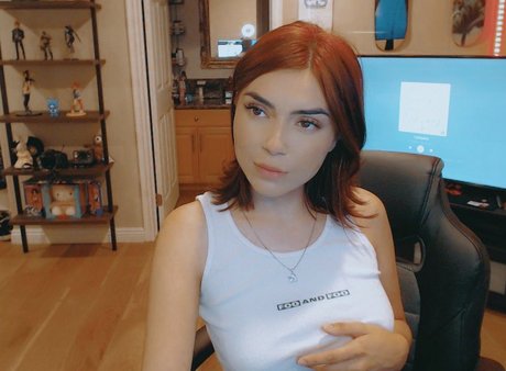 Coughs OnlyFans-Bilder