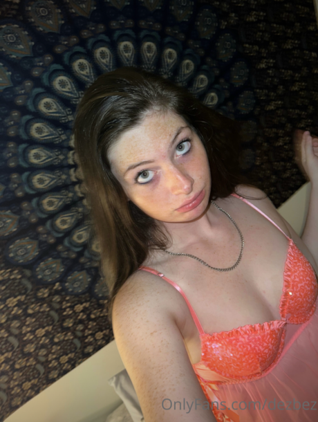 Dezbez Neuer OnlyFans Leak