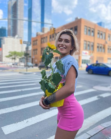 Vera Verushka_ OnlyFans Star