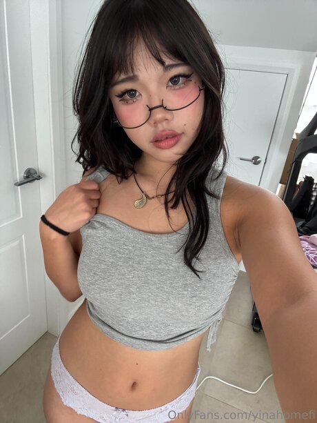 Yinahomefi OnlyFans Strip