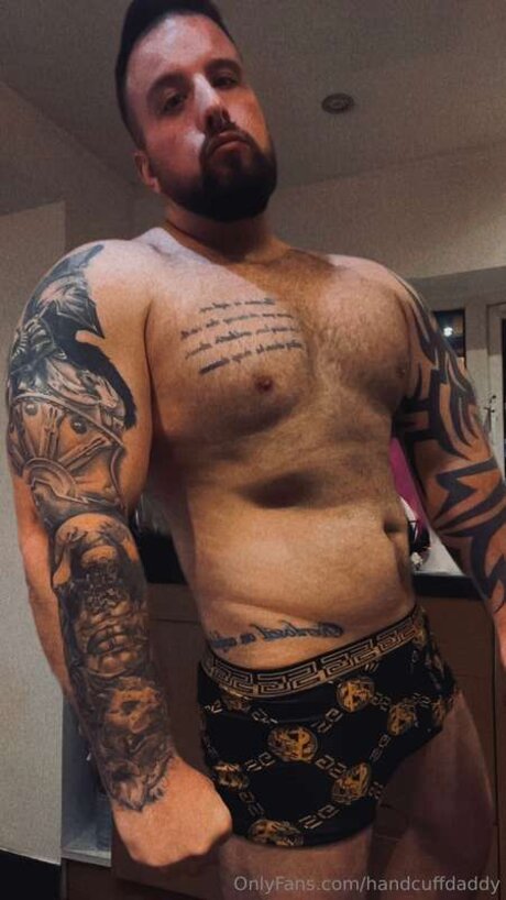 Handcuffdaddy Leaks von OnlyFans