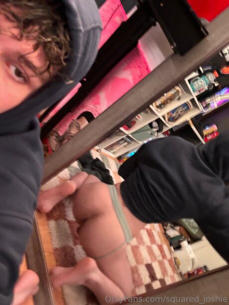 Squared Joshie Nackt