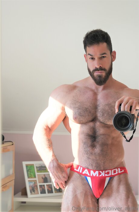 Oliver Alpha Neue geleakte OnlyFans-Inhalte