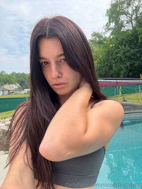Nicoleskirtsfree OnlyFans Leak