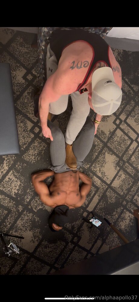 Alphaapollo37 OnlyFans Fotos