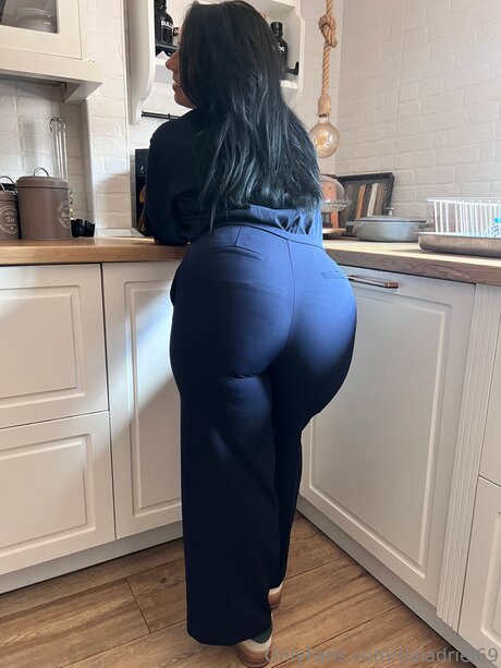 Galadriel69 OnlyFans Fotos