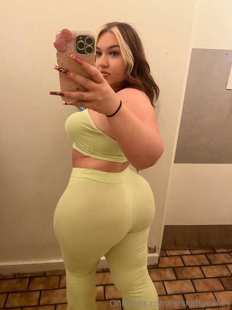 Mrskattycakes OnlyFans Strip