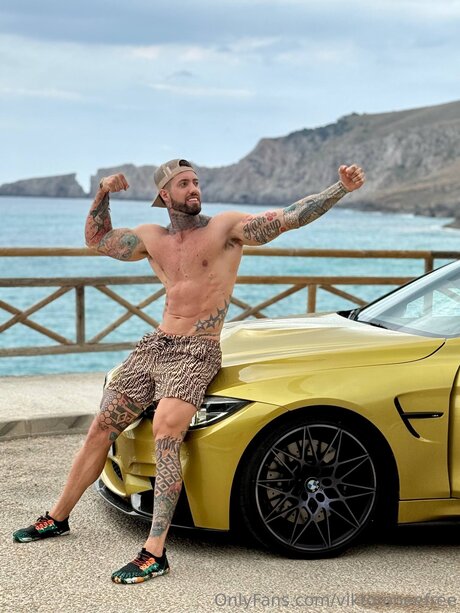 Viktoroneefree NurlyFans-Pornos