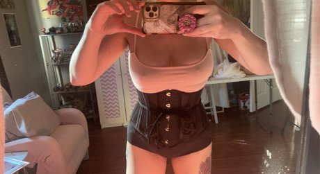 Jade stryker OnlyFans Nacktfotos