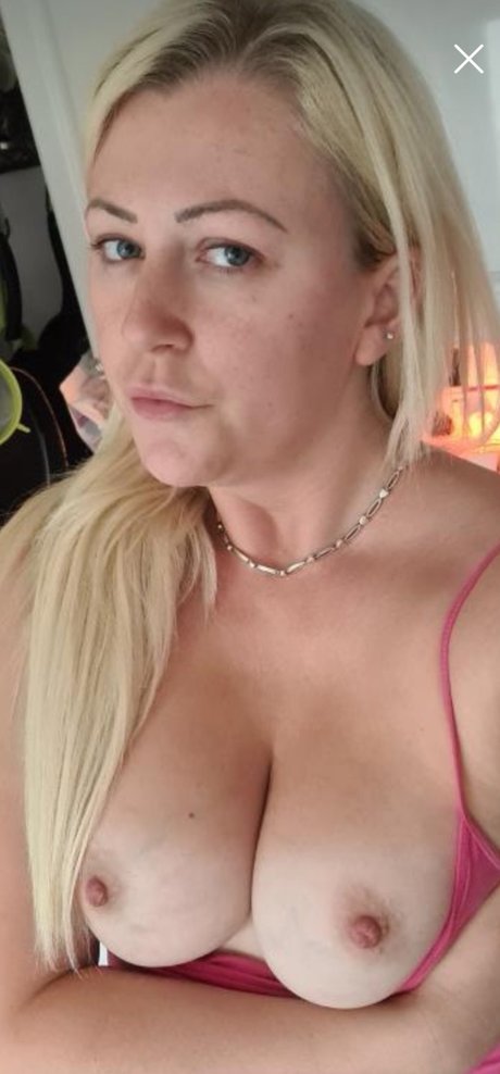 Corrine Marie Hounslow_ XXX OnlyFans