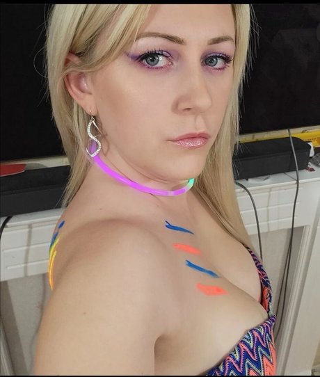 Corrine Marie Hounslow_ OnlyFans Lesbisch