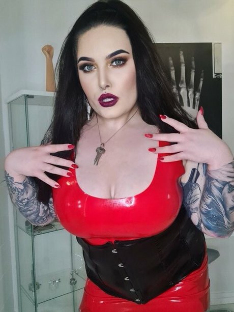 Mistress Karino Nacktbilder von OnlyFans geleakt