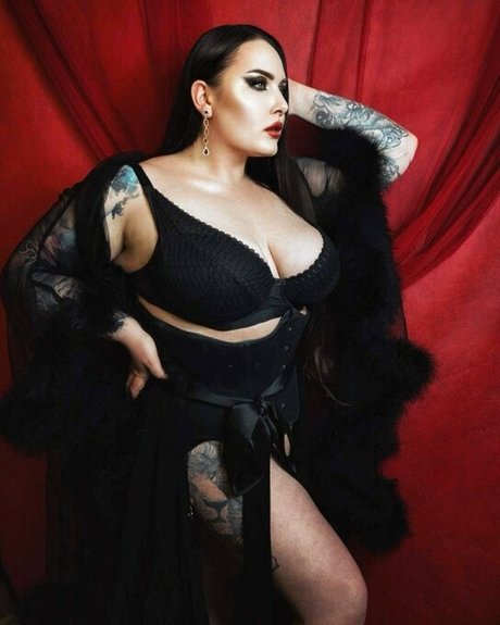 Mistress Karino Nacktbilder-Leaks von OnlyFans